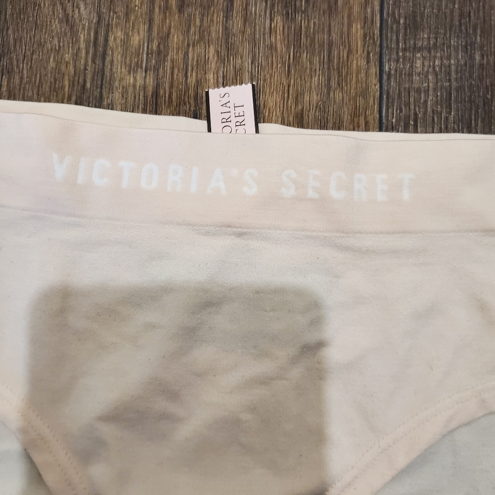 NWT VS | Logo Hipster/Hiphugger Panties - Picture 2 of 5